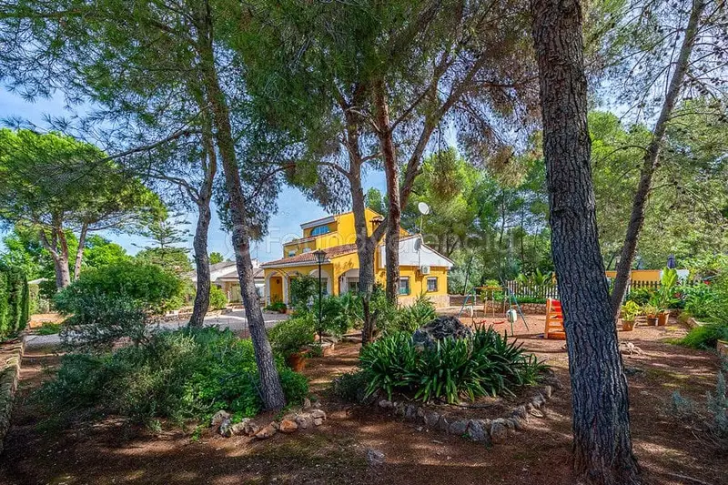 Chalet en Venta Alberic Valencia 4 Dormitorios Piscina Jardin