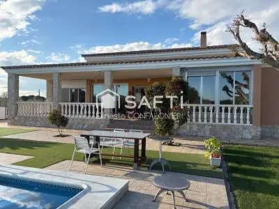 Chalet en Finca Rustica con Piscina y Barbacoa