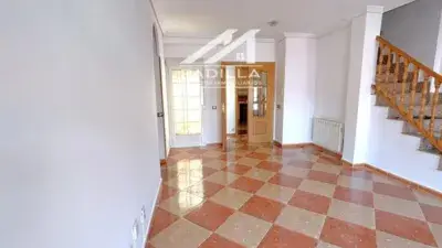Casa en Venta Valmojado 141m2 4 Dormitorios 2 Baños Garaje