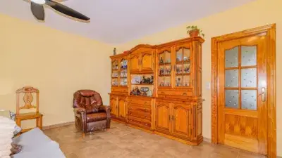 Casa en venta en Vega de Granada cerca de Calle Victor Manuel