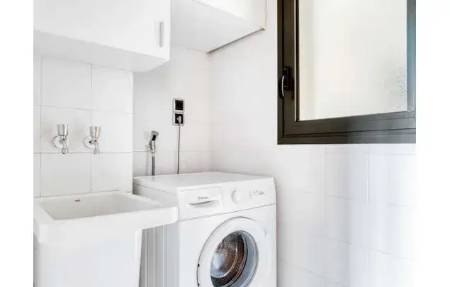 Rent 2 bedroom apartment of 92 m² in Barcelona