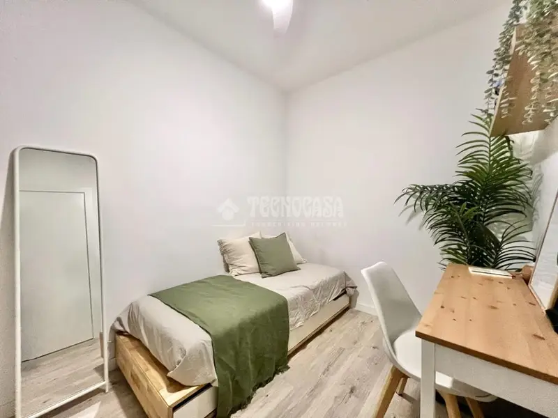 Piso Reformado 105m2 Eixample - 4 Dormitorios - Cerca Metro