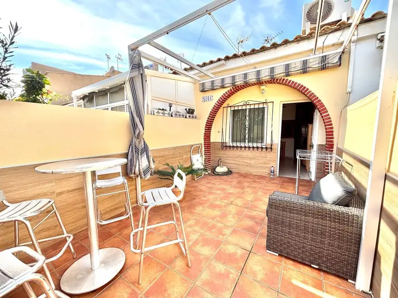 Bungalow en Nueva Torrevieja Cerca de la Playa