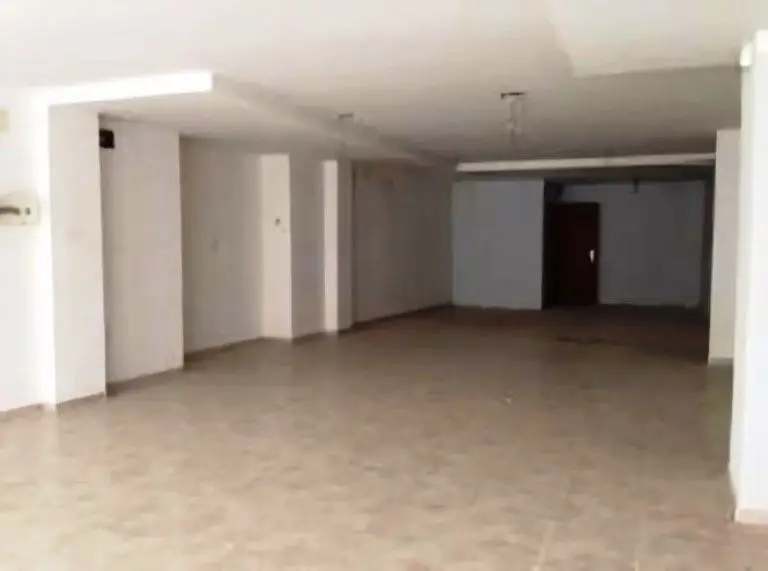 Local 101m2 Badajoz Calle Gurugu