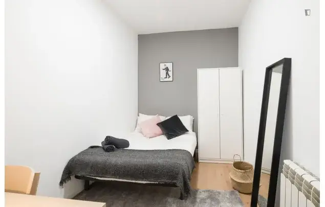 Apartamento 7 Dormitorios Madrid Alquiler 3-24 Meses