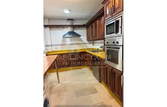 Rent 3 bedroom house of 125 m² in Utrera