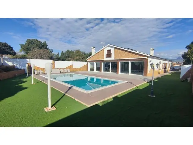 Chalet Independiente 5 Habitaciones Rio Park Mutxamiel Piscina Amueblado