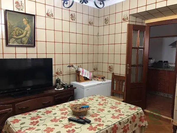 Casa en Lora del Rio con 4 dormitorios y azotea