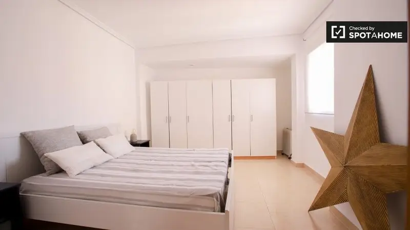 Apartamento 3 Dormitorios 1 Ba
																																																	
																																													
																																													
																																													Valencia Spotahome