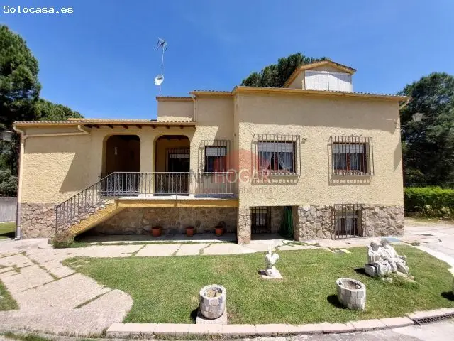 Chalet en Pinar de Navares 800m2 Parcela 5 Dormitorios Piscina