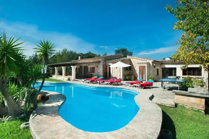 Finca de 4 Dormitorios en Venta en Pollensa