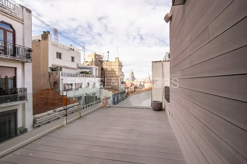 Ático en Valencia Ciudad:  2 Dormitorios, Terraza y Garaje