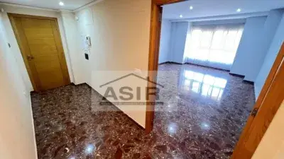 Piso en Alquiler Doctor Ferran 3 Dormitorios 2 Banos Amueblado