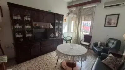Casa Adosada en Vilches con 6 Habitaciones y Sótano