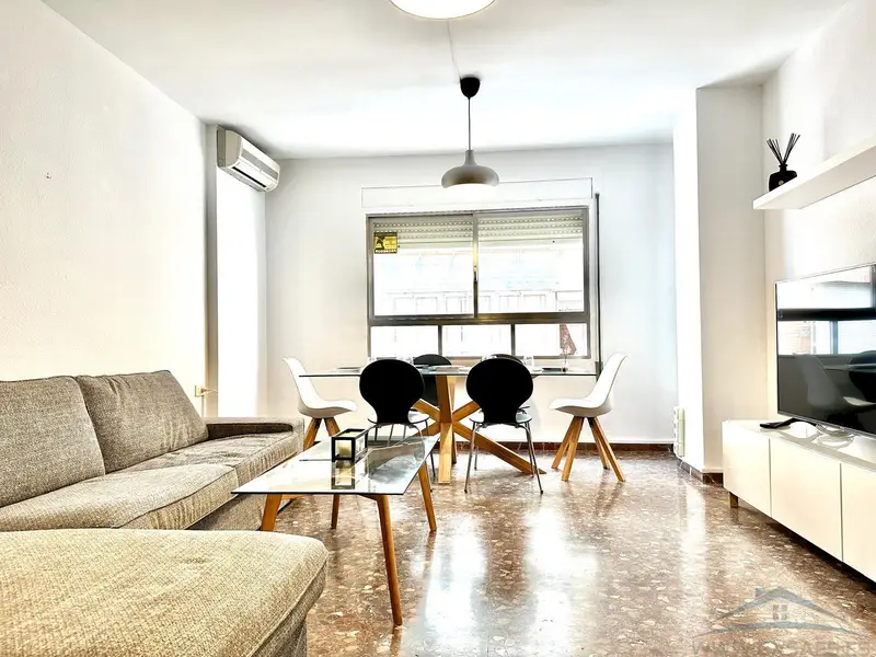 Venta Piso Reformado Centro Almería 5 Dormitorios 2 Baños