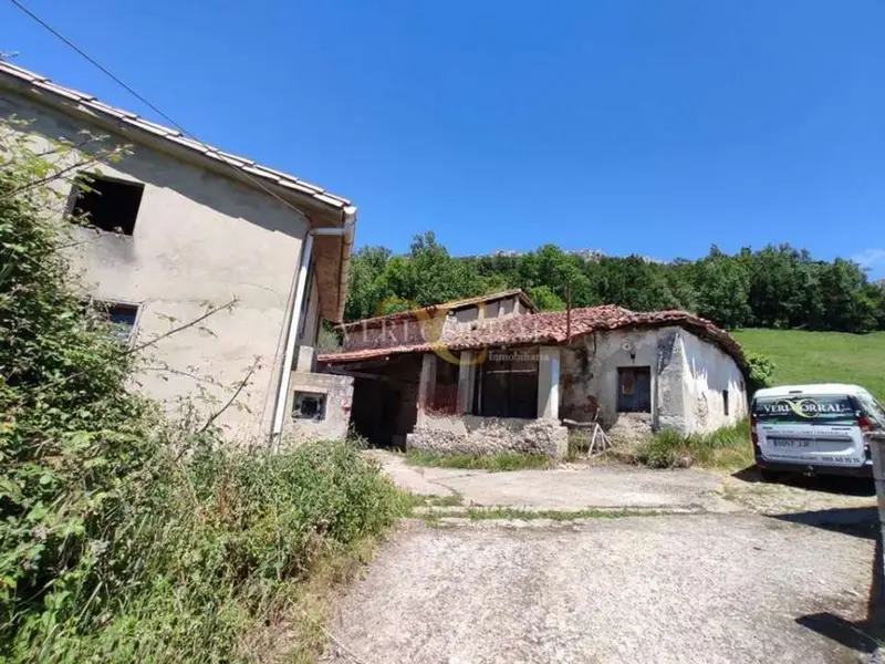 Chalet en Castañera Parres Asturias para rehabilitar