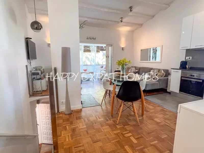 Apartamento en Sitges con Terraza y Estacionamiento