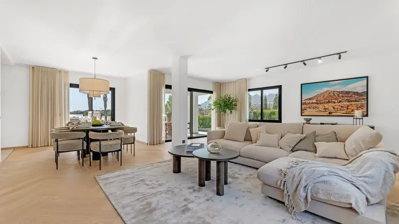 Chalet en Venta en Marbella  Villa de Lujo con Vistas Panorámicas