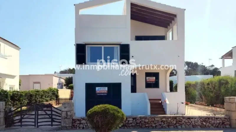 Chalet en Cala Blanca con vistas al mar