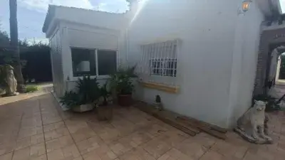 Chalet en venta en Jerez 5 habitaciones 1 baño