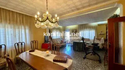 Piso en Venta Agullent 4 Habitaciones 2 Balcones