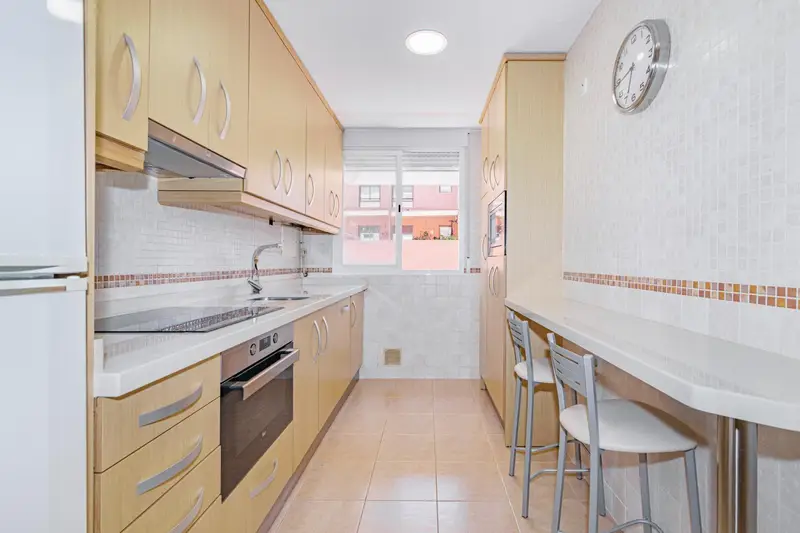 Venta Piso Rosaleda Centro Granada: Luminoso, 3 Dormitorios, Garaje y Trastero