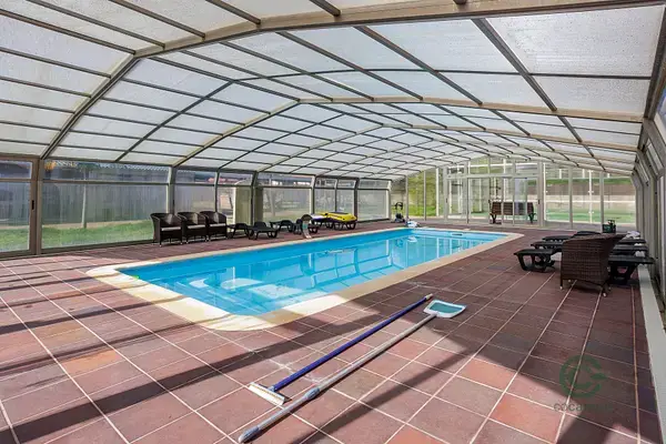 Lujo en Lugo: Propiedad de 0.5ha con Piscina y Pista de Pádel