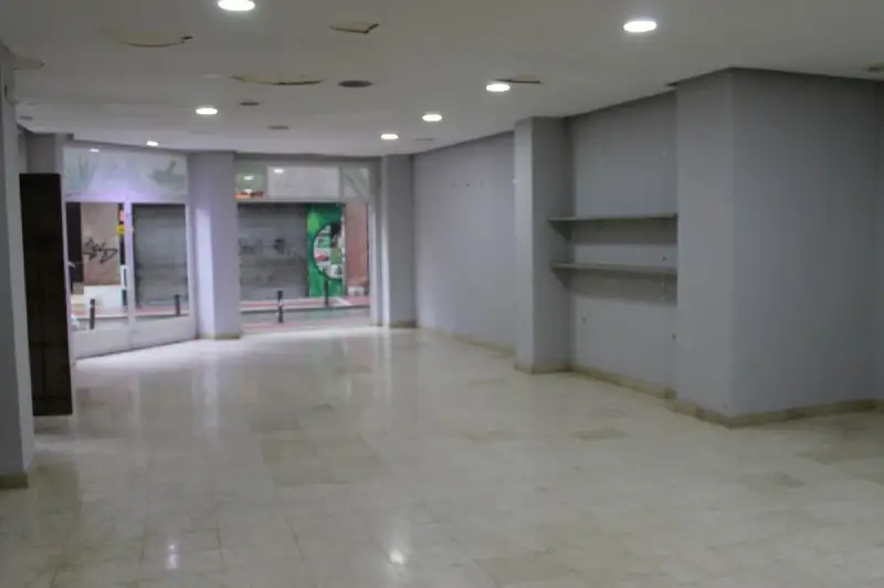 Venta Local Comercial Centro Murcia 400m2 2Banos Reformado