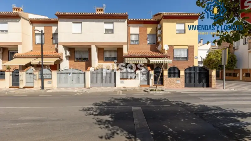 Casa adosada en Armilla cerca de Nevada