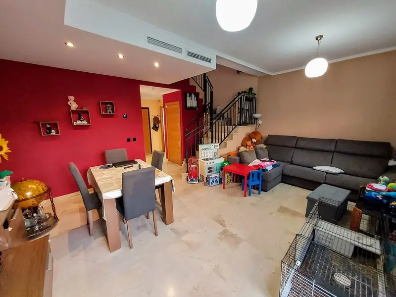 Adosado 3 habitaciones 2 baños La Pobla de Vallbona Valencia