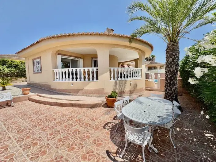 Villa de Lujo en Benimar 5 Dormitorios Piscina Privada
