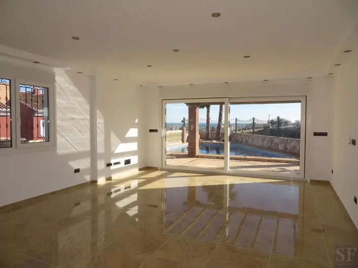 Villa de Lujo en Torre del Mar 3 Dormitorios Piscina Vistas al Mar