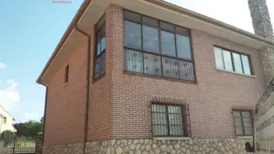 Chalet en venta La Lastrilla 425m2 3 plantas garaje piscina
