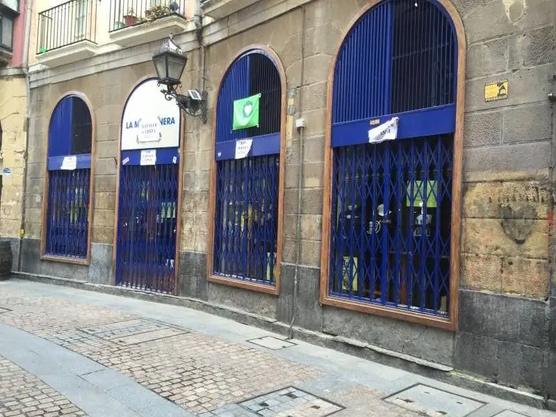 Venta Local Comercial Casco Viejo Bilbao Ref 02230
