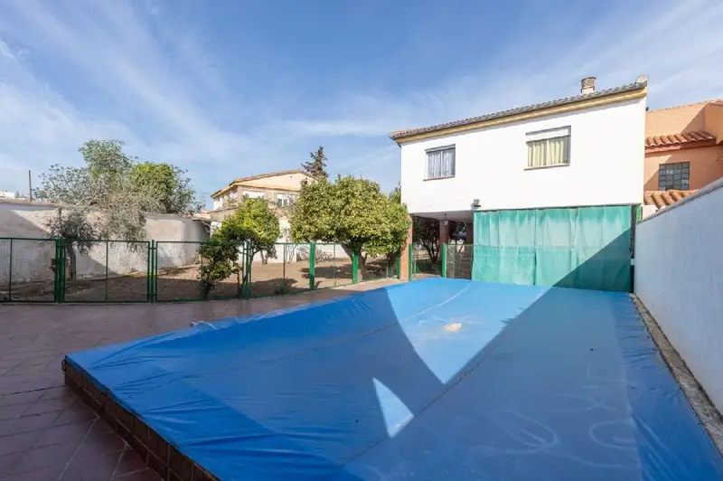 Venta Casa con Calefaccion en Ogijares 2 Viviendas Piscina