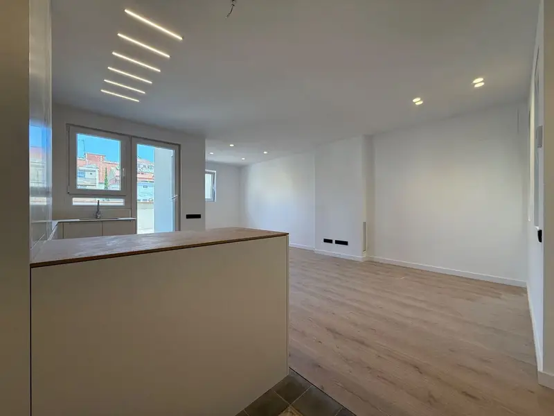 Piso en venta en Hostafrancs Barcelona 2 habitaciones terraza reformado