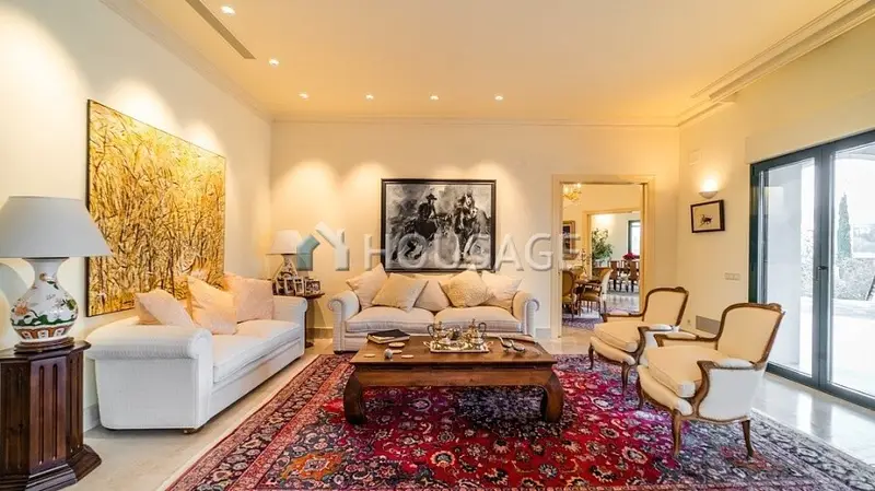 Chalet de Lujo en Ciudalcampo con Ascensor y Pista de Tenis