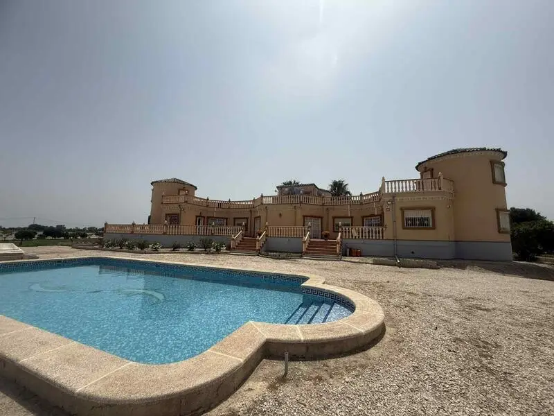 6 Cuarto Villa en venta
Almoradí, Alicante