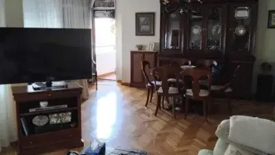 Piso en Venta 216m2 5 Dorm 3 Baños Garaje Terraza