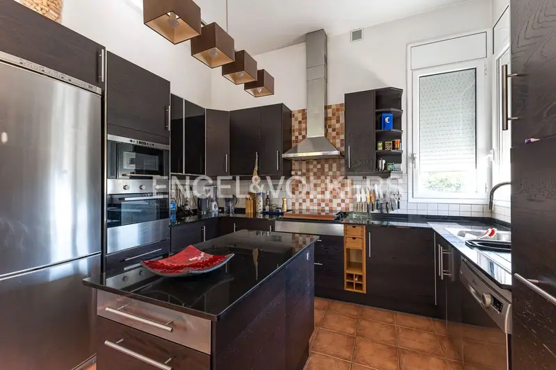 Chalet en Alquiler Olivella Barcelona Vistas Montaña Piscina Jardin 250m2