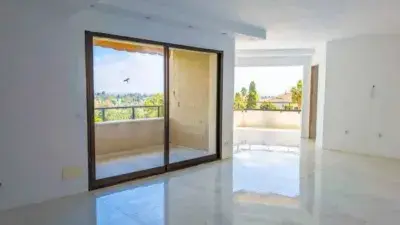 Apartamento de Lujo en Atalaya Golf Club 2 Dormitorios 3 Baños