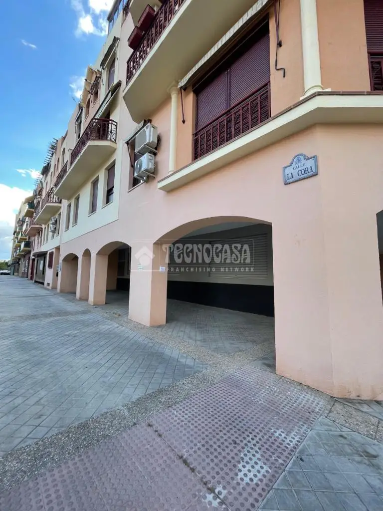 Plaza de Garaje con Trastero en Forum Granada