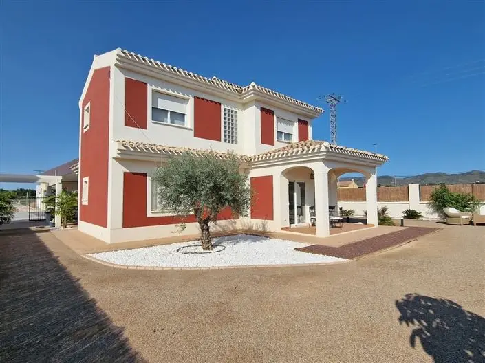 Villa 4 Dormitorios Jardines Almenara Costa Calida