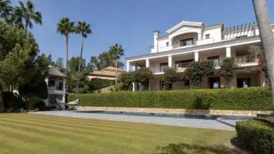 Chalet de Lujo en Sotogrande Alto con Vistas al Golf