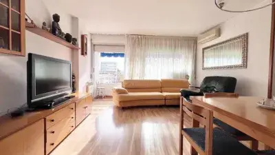 Piso en venta en Avenida Barbera Sabadell con piscina