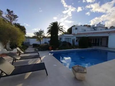Casa en Urbanizacion Privada con 12000m2 Piscina y Barbacoa