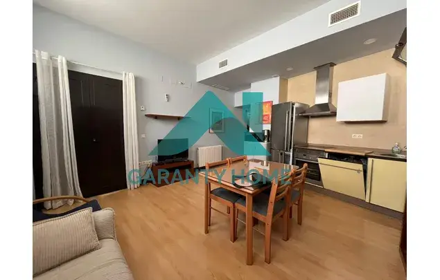 Alquiler Apartamento 2 Dormitorios 75m² Cáceres