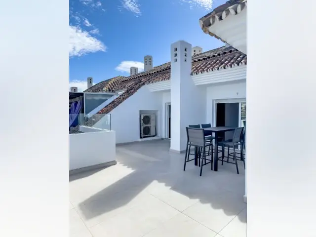 Piso de 2 Dormitorios en venta Puerto Banus, España