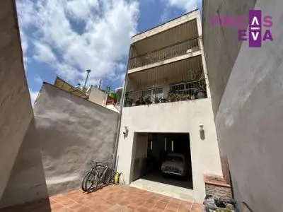 Casa en Terrassa 259m2 4 habitaciones Garaje para 6 coches
