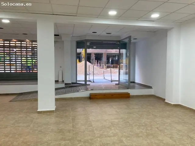 Gran Local Comercial en Plaza Madrid Elche